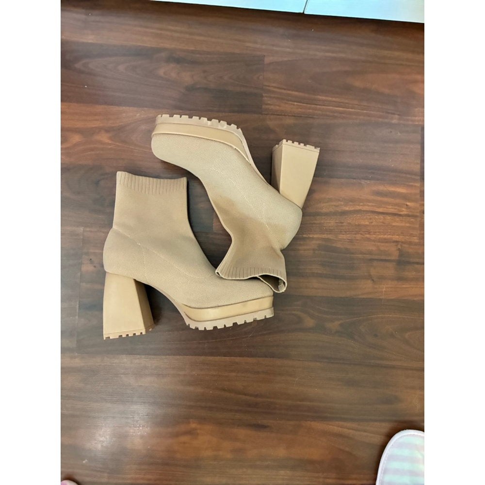 Women's Unbranded Beige Knit Heeled Boots Size. 8.5 - Picture 5 of 6